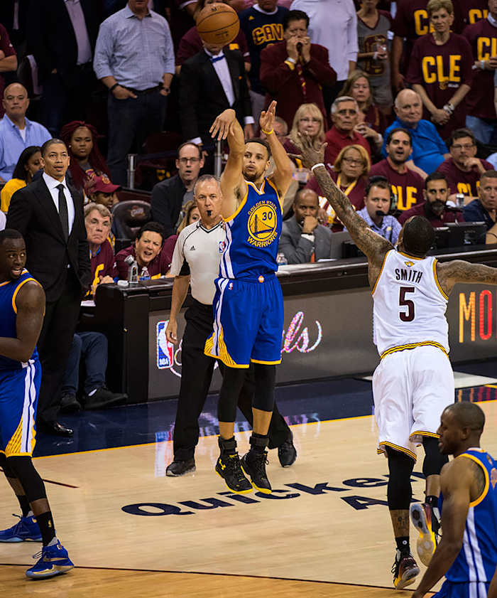 23-NBA-Finals-Game-4-Stephen-Curry-SI136_TK1_02025.jpg
